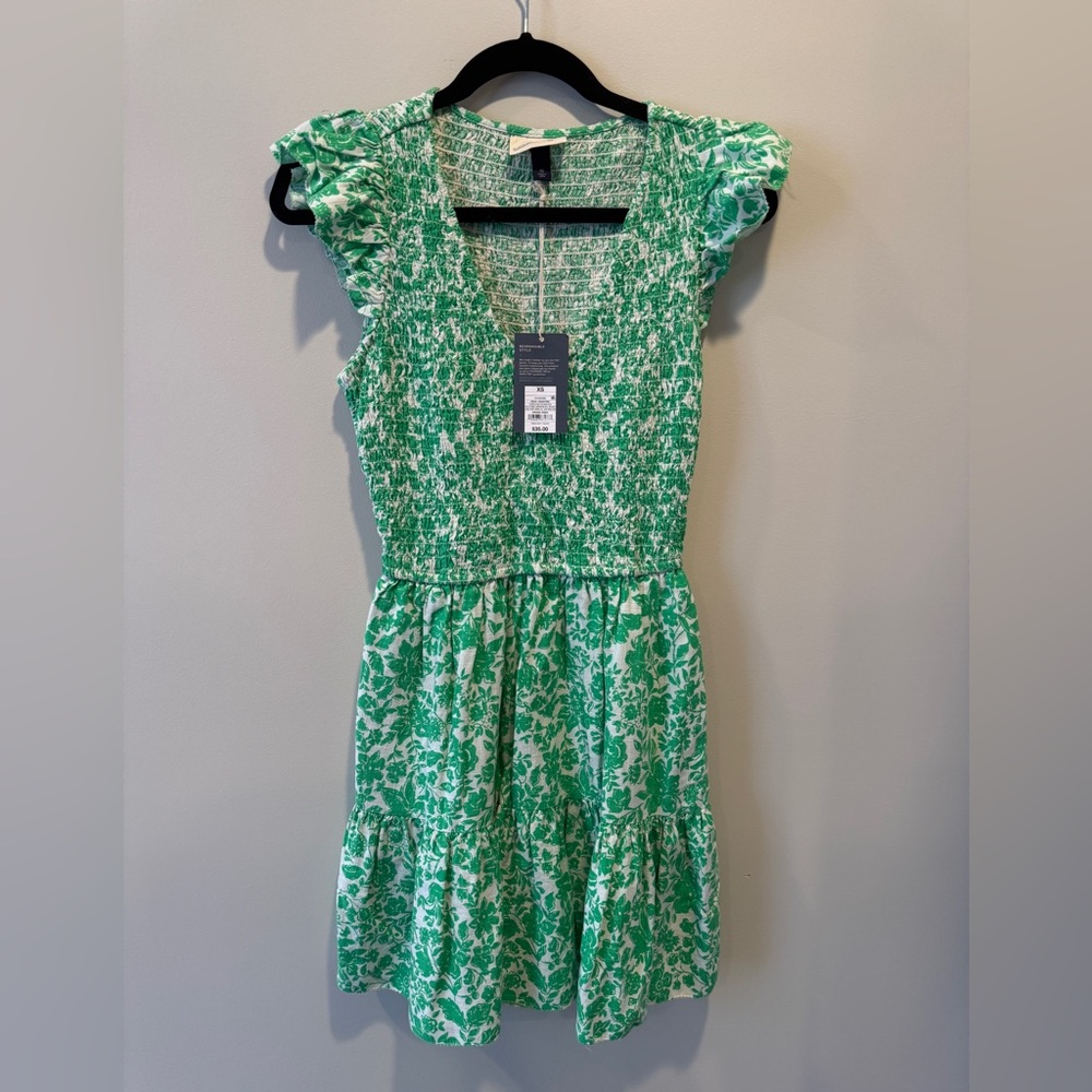 Universal Thread Green Textured Top